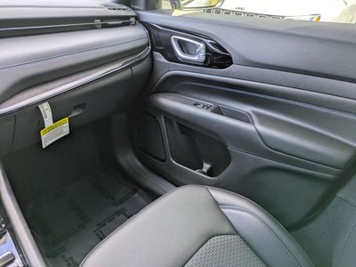 2026 Jeep Compass — photo 15 view