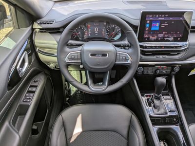 2026 Jeep Compass — photo 14 view