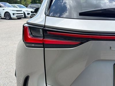 2025 Lexus NX — photo 10 view