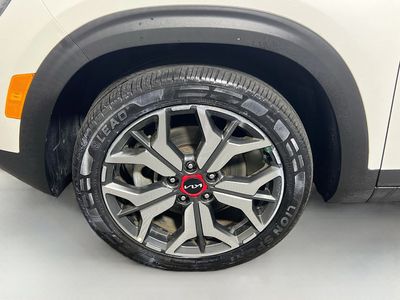 2022 Kia Seltos — photo 11 view