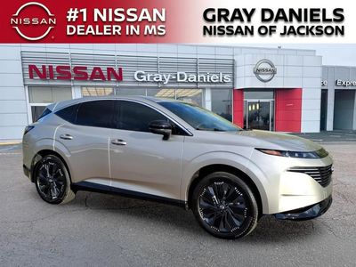 2025 Nissan Murano Platinum in Champagne Silver Metallic — front three-quarter view