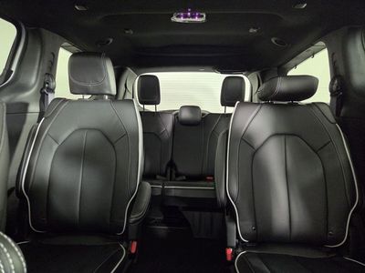 2026 Chrysler Pacifica — photo 21 view