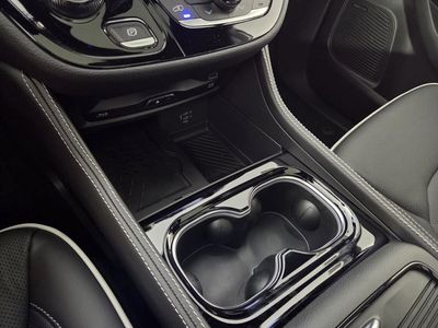 2026 Chrysler Pacifica — photo 23 view