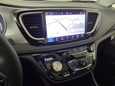 2026 Chrysler Pacifica — photo 22 view
