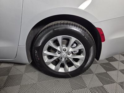 2026 Chrysler Pacifica — photo 18 view