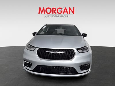 2026 Chrysler Pacifica — photo 9 view