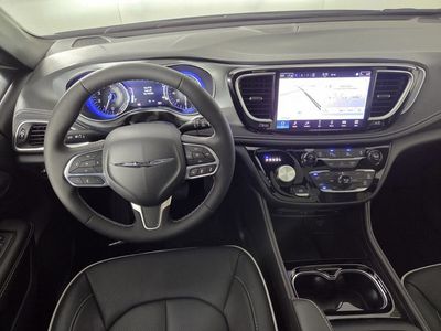 2026 Chrysler Pacifica — photo 15 view
