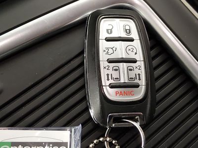 2023 Chrysler Pacifica — photo 15 view