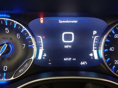 2023 Chrysler Pacifica — photo 14 view