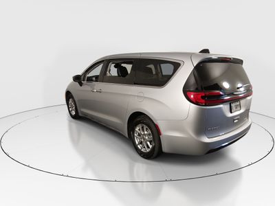 2023 Chrysler Pacifica — detail view