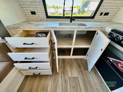 2026 Venture RV SportTrek - Photo 23