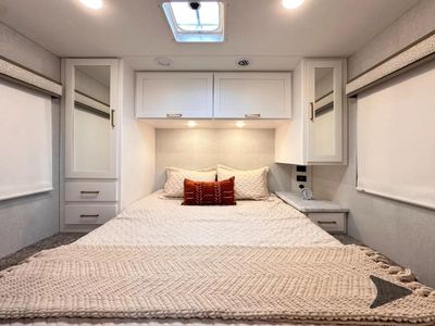 2026 Thor Motor Coach Chateau — photo 12 view