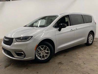 2024 Chrysler Pacifica Touring L in Sil/Silver — front three-quarter view