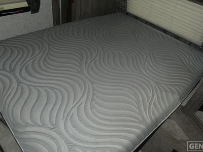 2020 Coachmen Apex Ultra Lite — photo 9 view