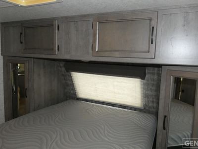 2020 Coachmen Apex Ultra Lite — photo 8 view