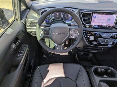 2026 Chrysler Voyager — photo 14 view