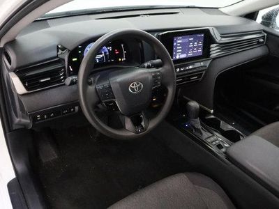 2025 Toyota Camry FWD - Photo 13