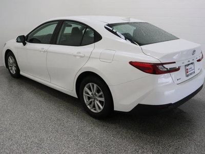 2025 Toyota Camry FWD - Photo 9