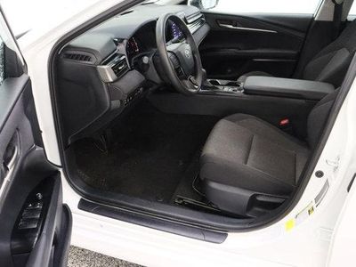 2025 Toyota Camry FWD - Photo 14