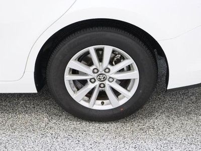 2025 Toyota Camry FWD - Photo 10