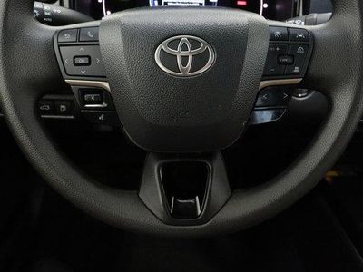 2025 Toyota Camry FWD - Photo 23