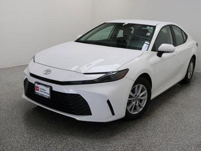 2025 Toyota Camry FWD - Photo 2