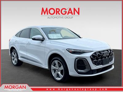 2025 Audi Q5 Sportback Premium Plus in 46G — front three-quarter view