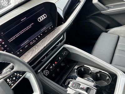 2025 Audi Q5 Sportback — photo 28 view