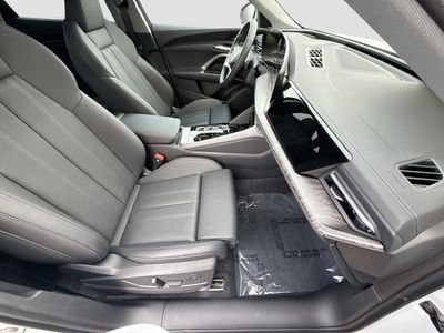 2025 Audi Q5 Sportback — photo 15 view