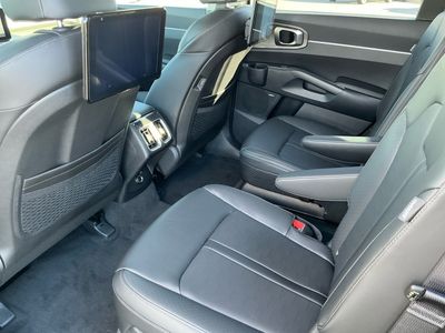 2026 Kia Sorento — photo 8 view