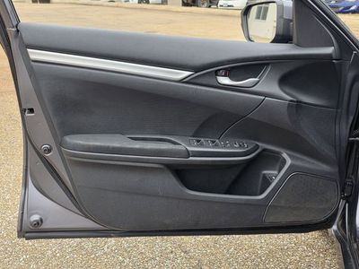 2019 Honda Civic — photo 11 view
