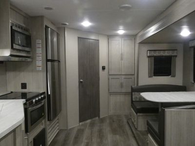 2023 Coachmen Catalina Legacy — detail view
