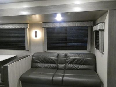 2023 Coachmen Catalina Legacy — photo 13 view