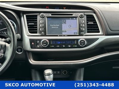2017 Toyota Highlander - Photo 11