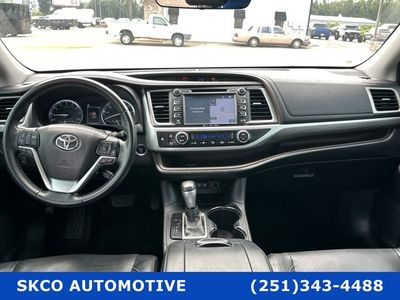 2017 Toyota Highlander - Photo 4