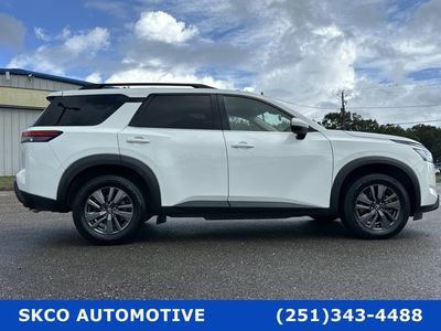 2022 Nissan Pathfinder - Photo 2