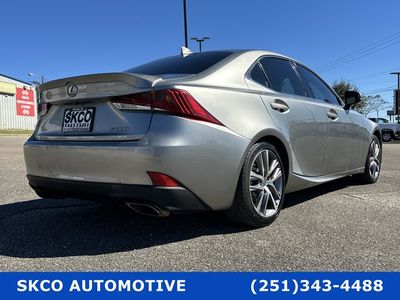 2018 Lexus IS - Photo 16
