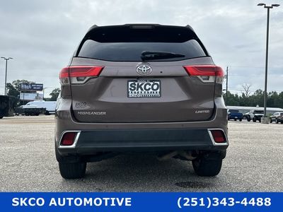 2017 Toyota Highlander - Photo 8