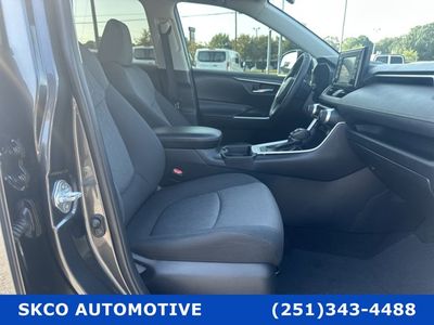 2021 Toyota RAV4 — photo 16 view