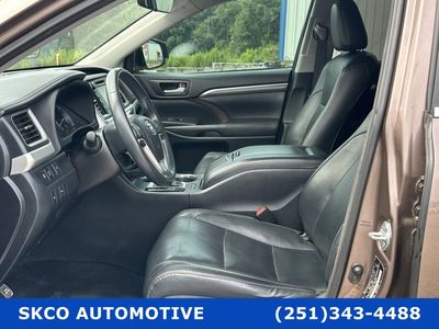 2017 Toyota Highlander - Photo 10