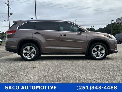 2017 Toyota Highlander - Photo 13