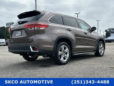 2017 Toyota Highlander - Photo 3