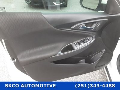 2021 Chevrolet Malibu - Photo 2