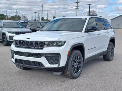 2026 Jeep Grand Cherokee — side profile view