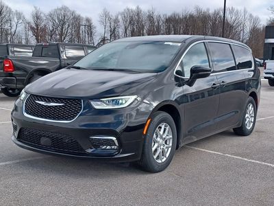 2026 Chrysler Pacifica — side profile view