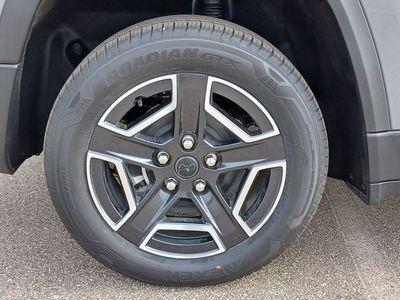 2026 Jeep Cherokee — detail view