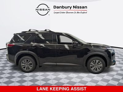2025 Nissan Pathfinder — side profile view