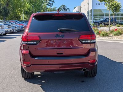 2019 Jeep Grand Cherokee — interior view