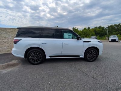 2027 INFINITI QX80 — interior view