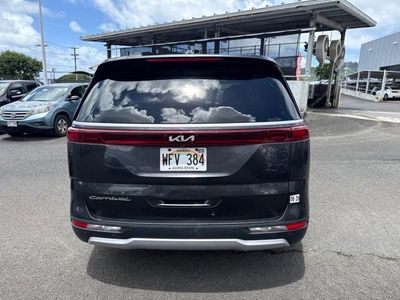 2022 Kia Carnival — detail view